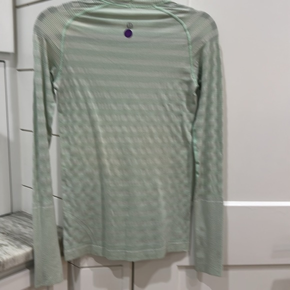 (2019)  🍋 LULULEMON RUN: Swiftly Tech Long Sleeve Crew Sz 6 *GUC - Picture 9 of 9